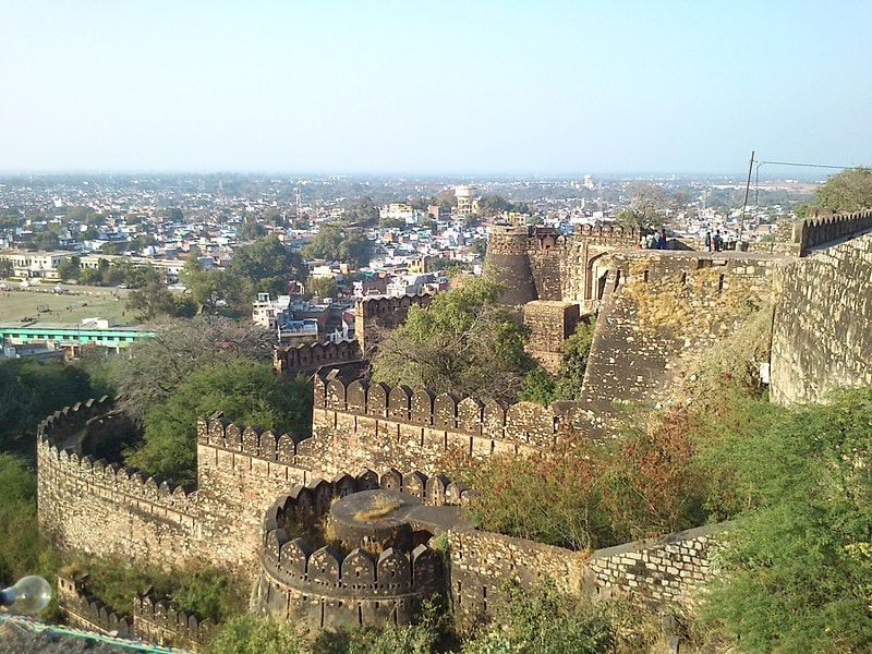 Muro fronterizo del fuerte de Jhansi