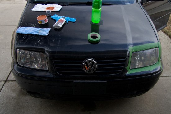 coche con cinta de pintores