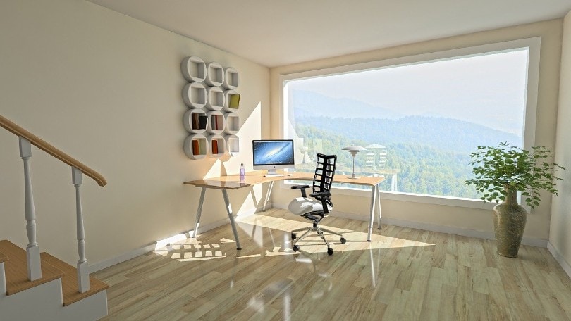 oficina en casa en interior crema